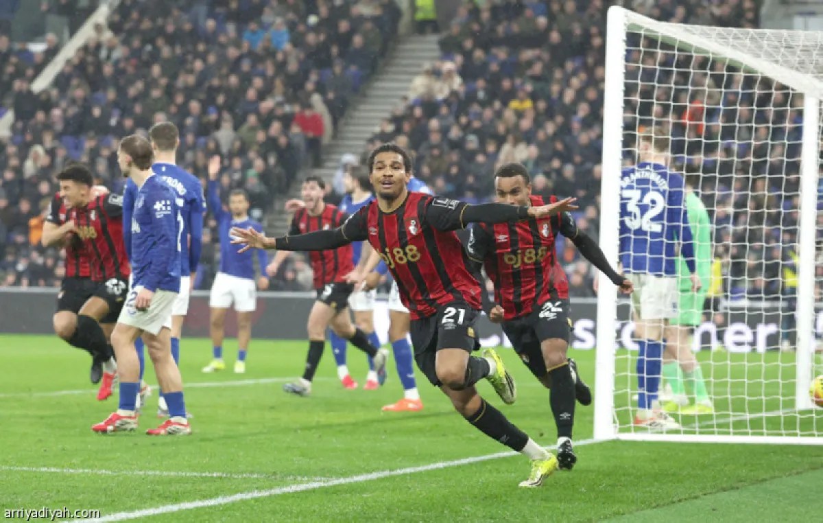 بورنموث ينتفض ويهزم إيفرتون بثنائية مثيرة في الدوري الإنجليزي بورنموث ينتفض ويهزم إيفرتون بثنائية مثيرة في الدوري الإنجليزي