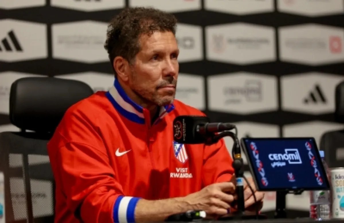 سيميوني يحذر لاعبيه قبل موقعة برشلونة الحاسمة رغم الأفضلية الكبيرة سيميوني يحذر لاعبيه قبل موقعة برشلونة الحاسمة رغم الأفضلية الكبيرة