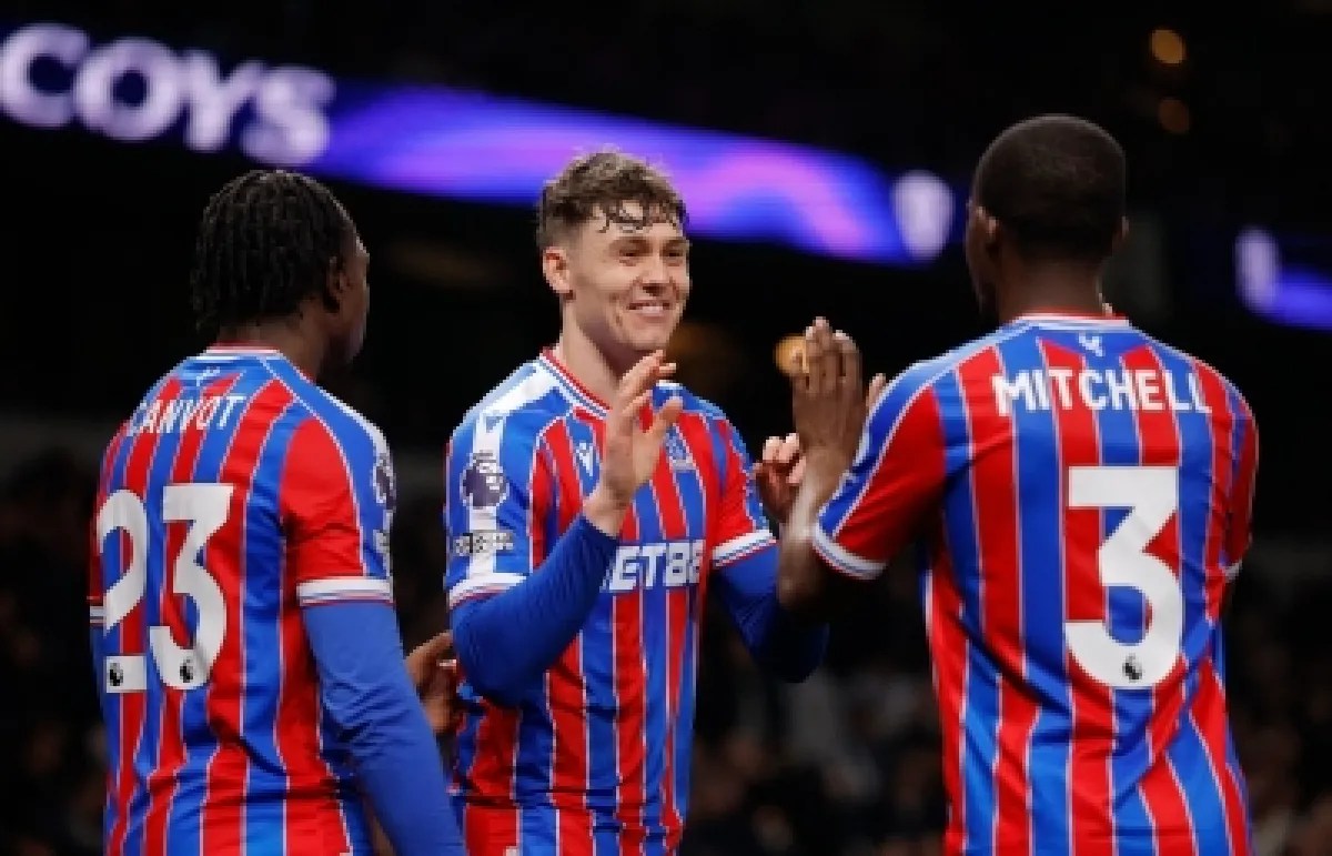 بالاس يُغرق توتنهام بثلاثية.. ومخاوف الهبوط تتزايد