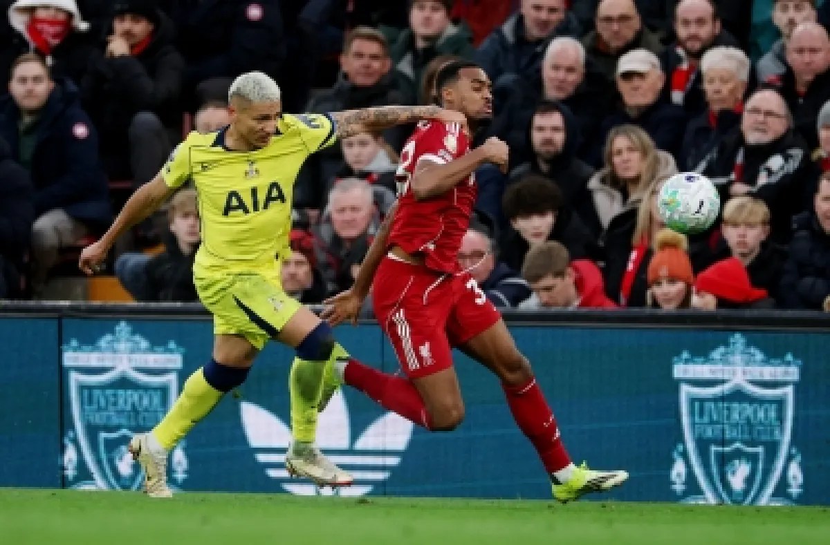 توتنهام يخطف تعادلًا قاتلًا أمام ليفربول في اللحظات الأخيرة
