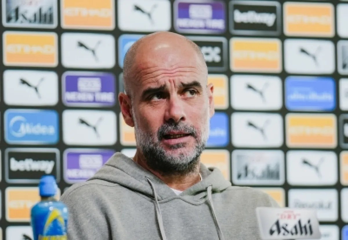 جوارديولا يعلن: حارس مانشستر سيتي الشاب سيبدأ نهائي الرابطة أمام أرسنال