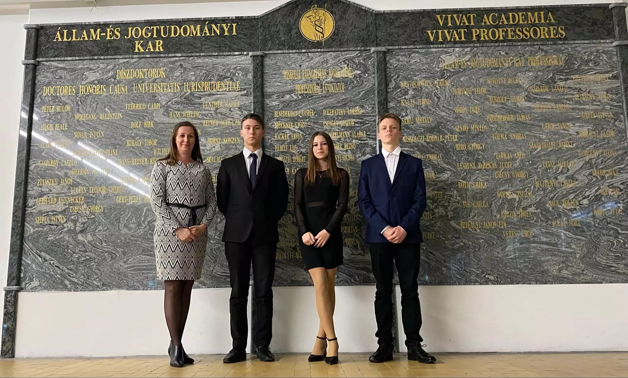 Jogtörténeti döntőn remekeltek a kisvárdai Igazságosztók és Kegyelmezők