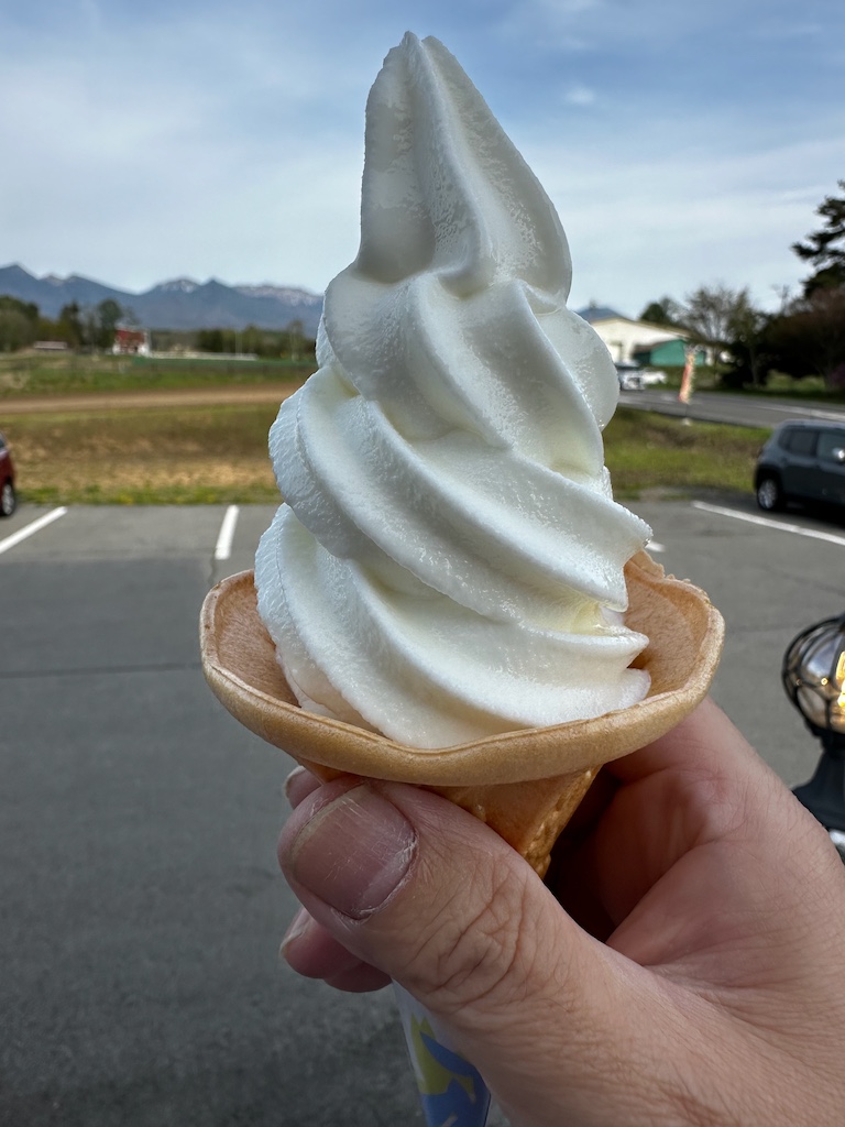 café&restaurant attaca/牛乳ソフト