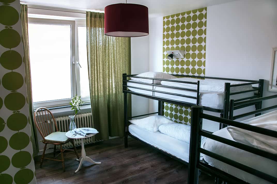 Mehrbettzimmer mit Bad