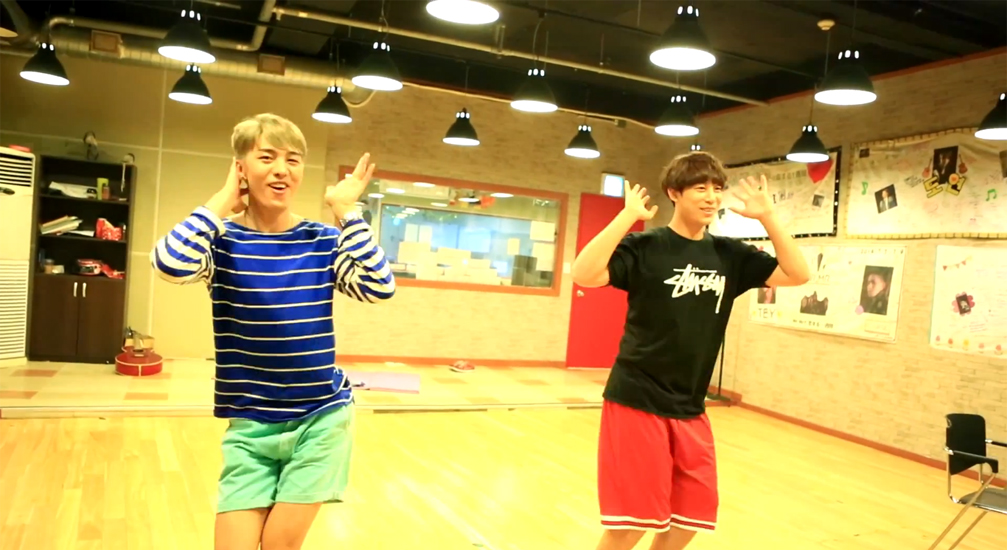 Caption of MR.MR covering AOA's "Short Hair"