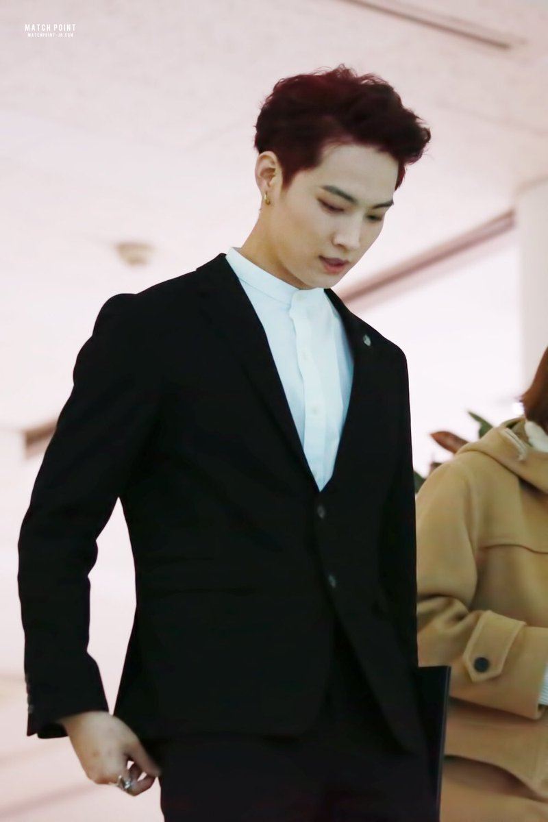 Got7's jb caught on camera with striking new hairstyle