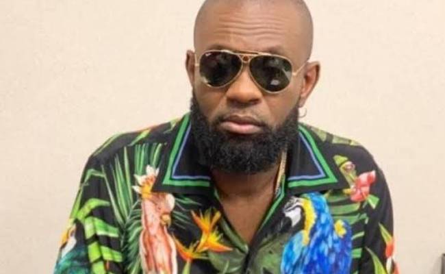 Sur Le Parcours Du Chanteur Congolais Fabregas Le Métis-Noir - Kribios ...