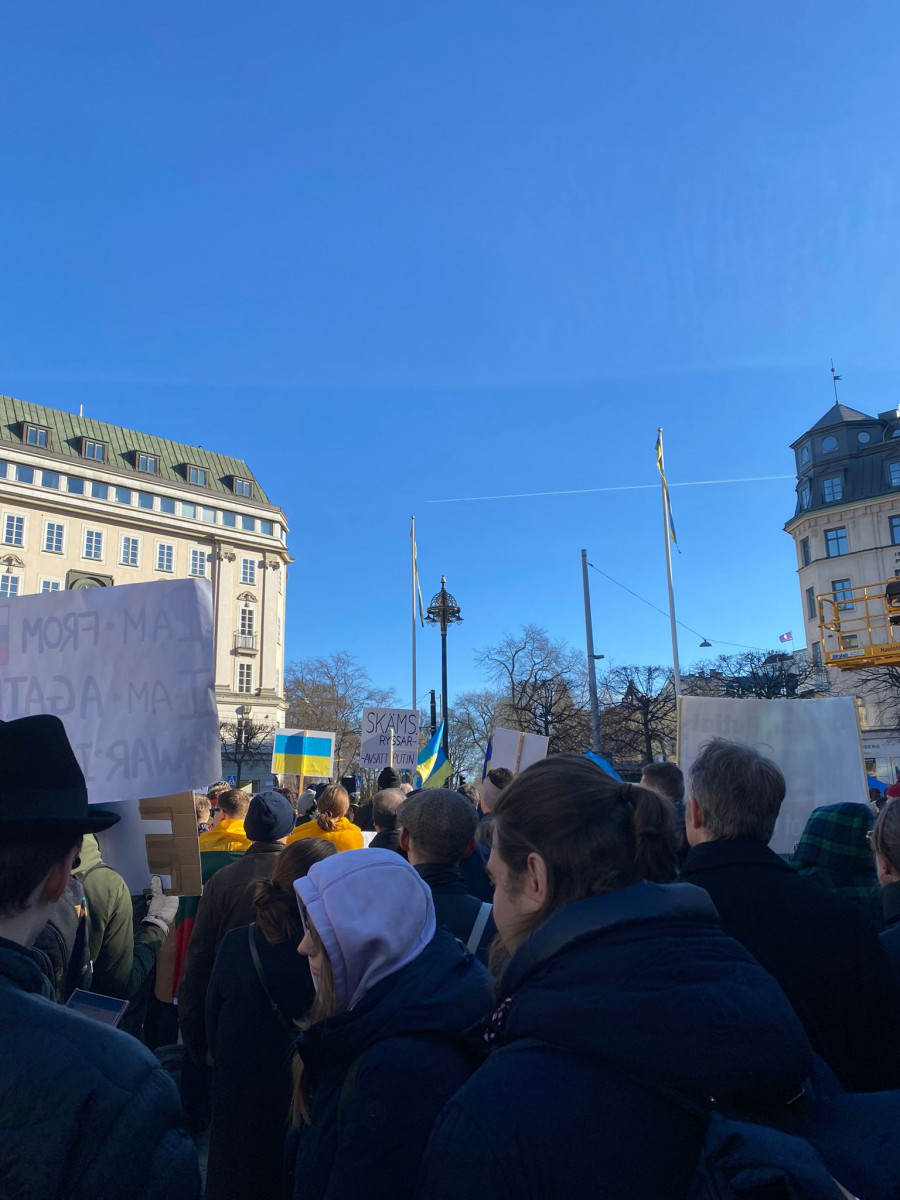 From left to right: Sergels Torg in blue and yellow (Chirag Sagare); Ukranian flag (wikipedia); Protest in Stockholm (Valerie Babkina).