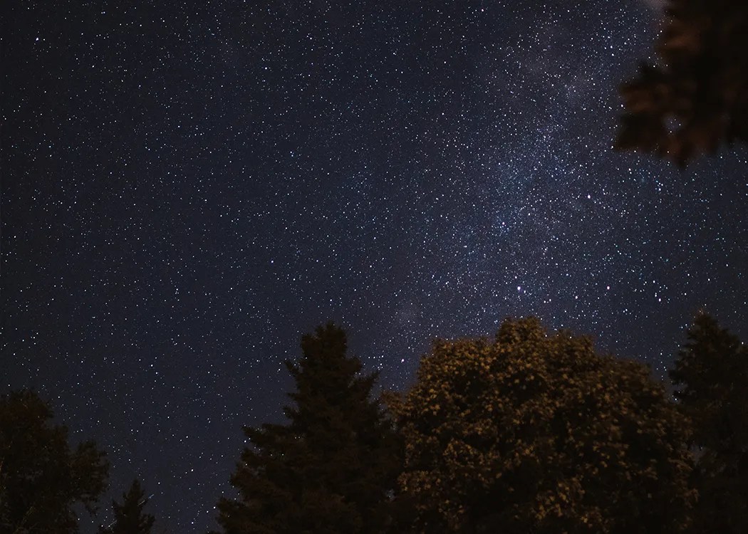 No 23. Je regarde les étoiles au plafond et je ne sais pas de quoi l’avenir serait fait