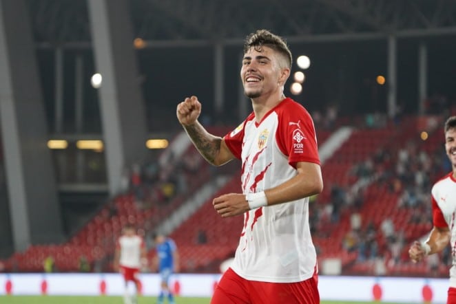 Alejandro Pozo quiere quedarse en la UD Almería