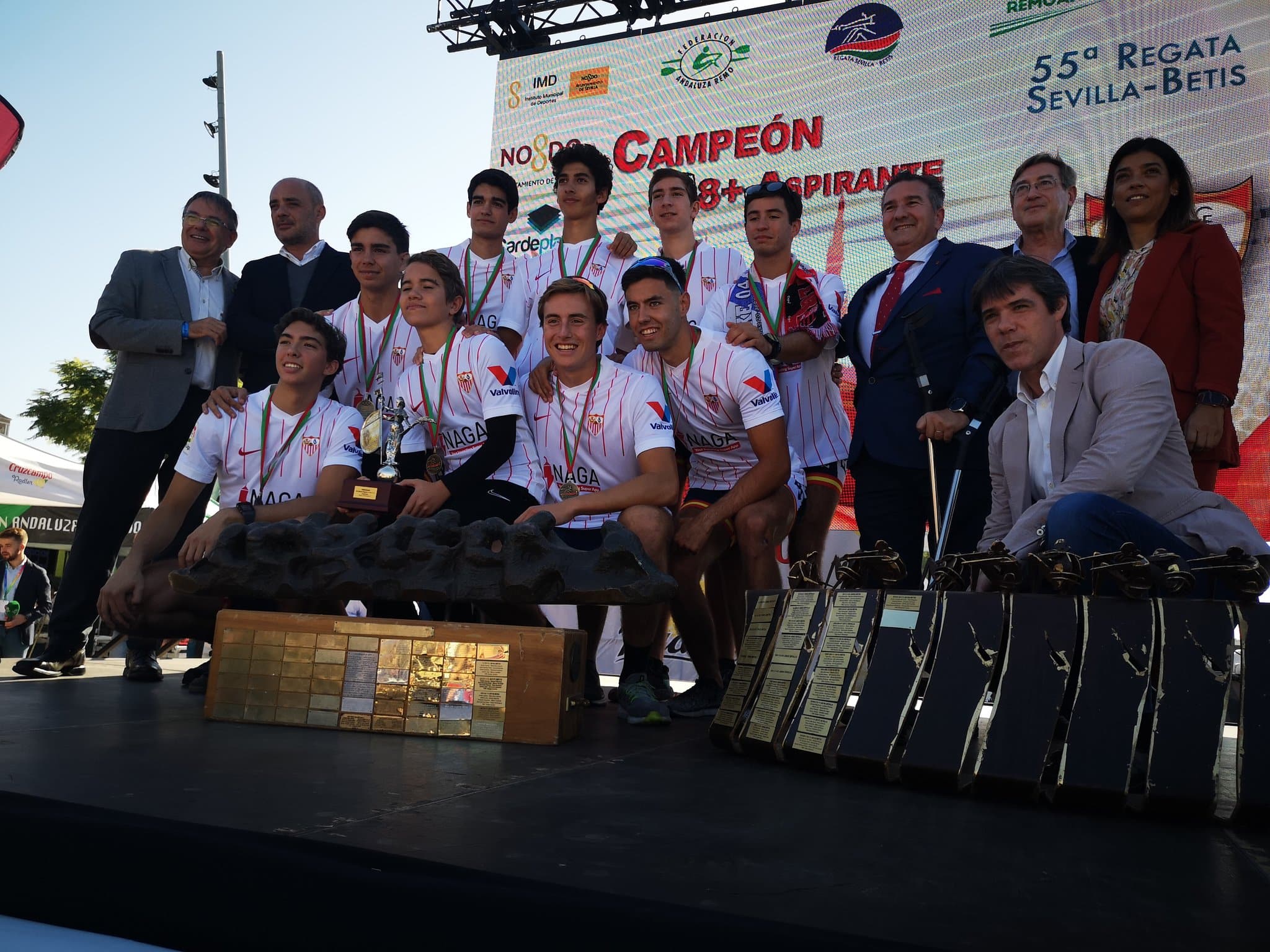 El Sevilla FC vuelve a naufragar en el Guadalquivir
