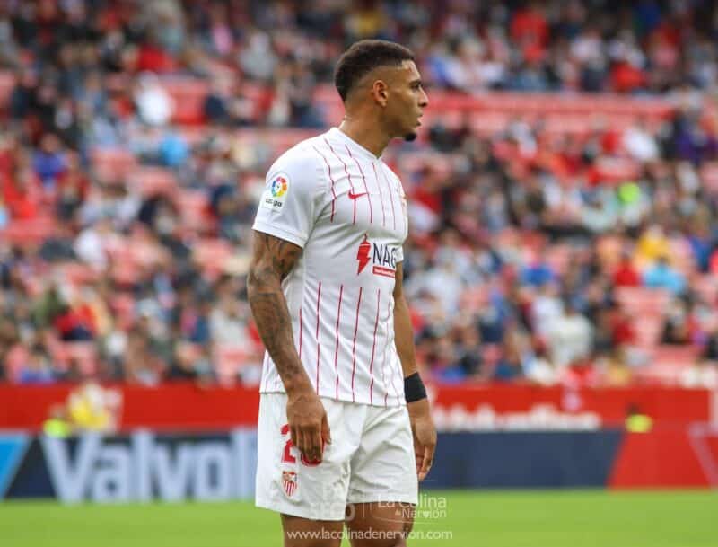 Diego Carlos pide salir del Sevilla FC