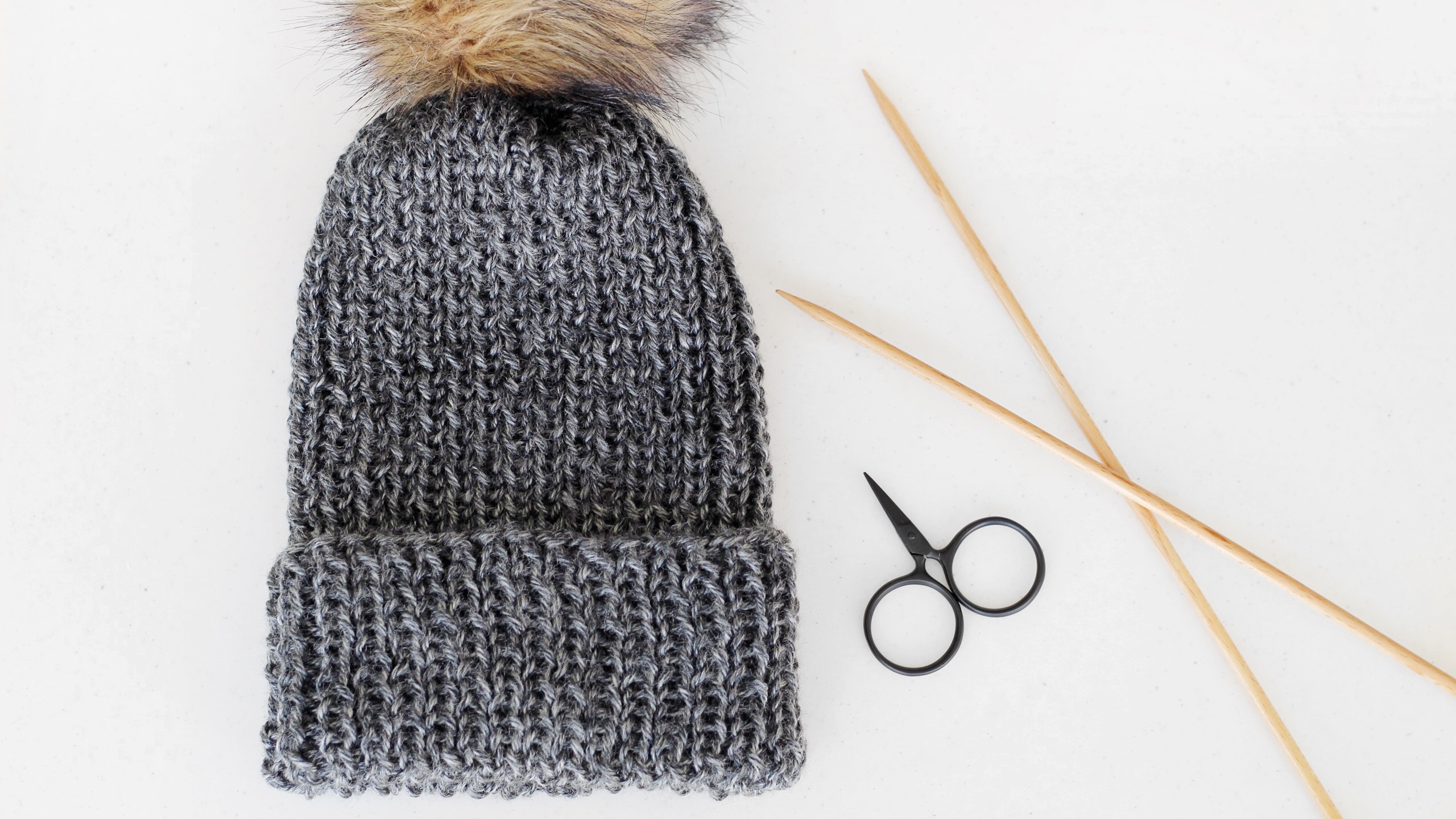 We may earn commission on some of the items you choose to buy. Ryker Ribbed Knitted Hat Free Pattern Lakeside Loops