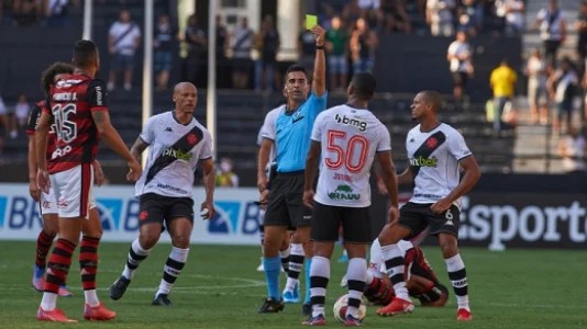 Hoje é dia de decisão no rio de janeiro! Diretor De Arbitragem Diz Que Vasco E Flamengo Podem Pedir Audio Do Var E Nega Penalti Foi No Rosto Lance