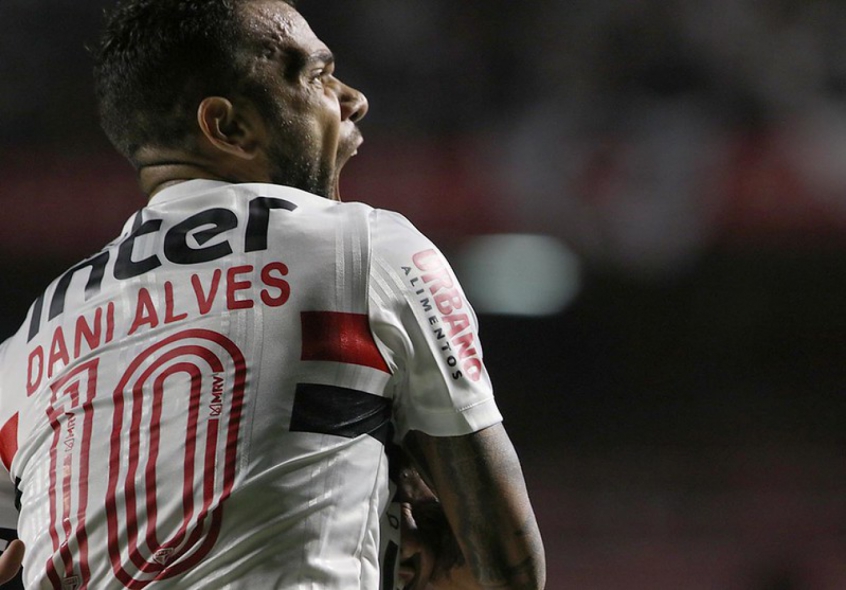 Traspaso a coste 0 07/2017 psg. Daniel Alves Diz Que Usa Lo Na Lateral Seria Uma Loucura Do Sao Paulo Lance