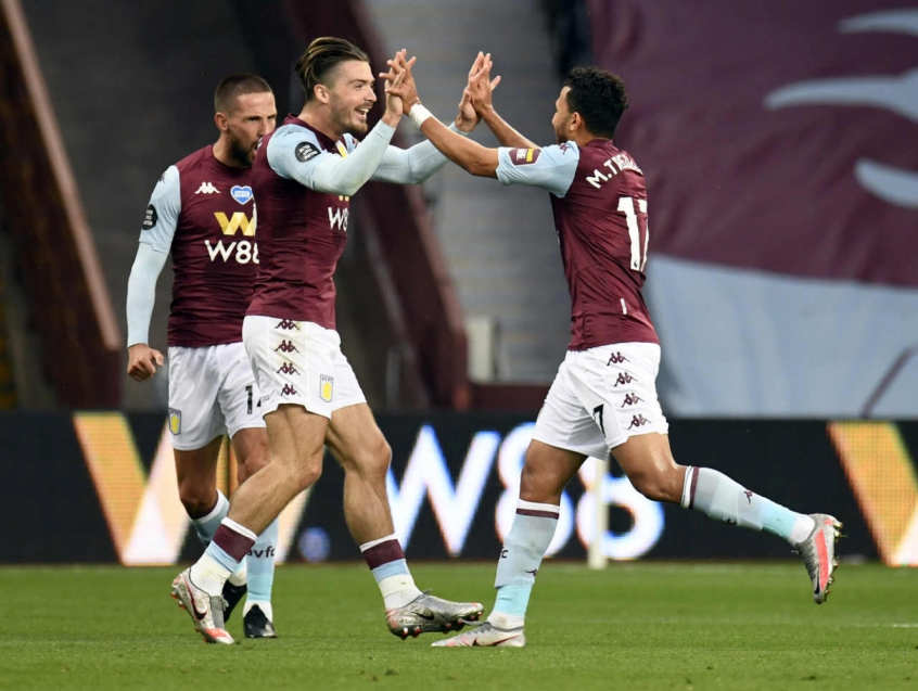 Select from 1824 premium aston villa v . Aston Villa vence o Arsenal, e vai para a Ãºltima rodada do