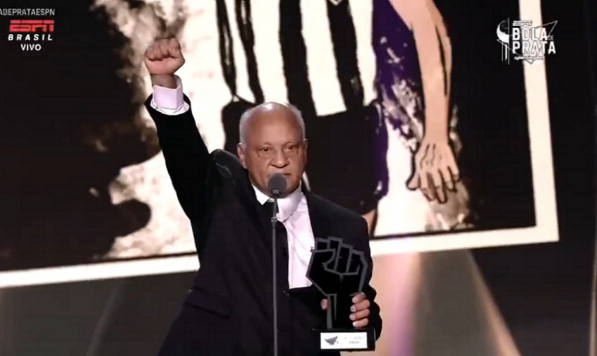 Bola glitter de natal é feito de material de pvc ecológico, durável, reutilizável e leve; J3tctecssma7im