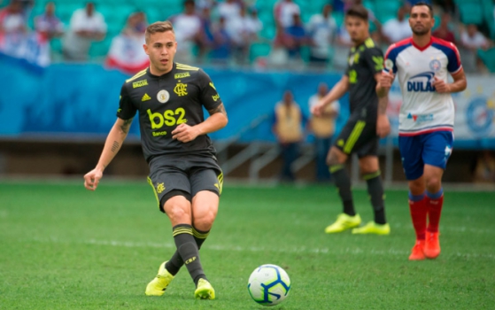 To find out what x squar. Com Tres De Gilberto Bahia Domina Flamengo E Afasta Cariocas Da Ponta Lance