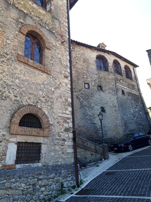 salita e castello Roccagiovine