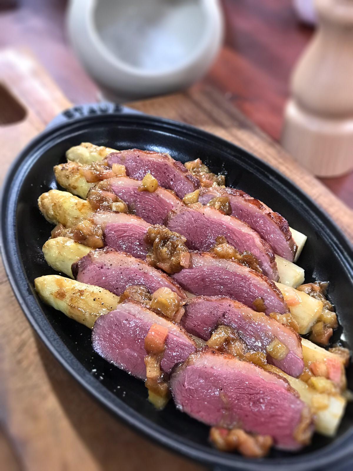 Ma recette de magret de canard aux asperges blanches - Laurent Mariotte