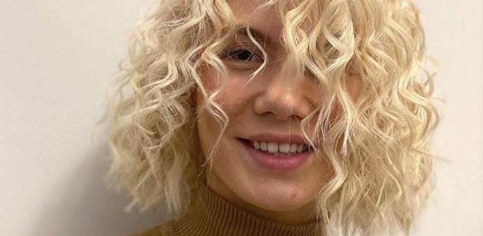 Inspírate en nuestras propuestas y encuentra consejos fáciles para lucir un cabello rizado sano y . Tipos De Cortes De Pelo Rizado Para Evitar Caer En El Peinado Menina