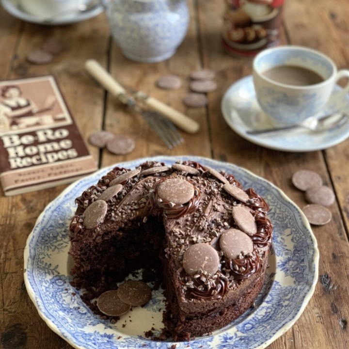 Old Fashioned Milk Chocolate Cake