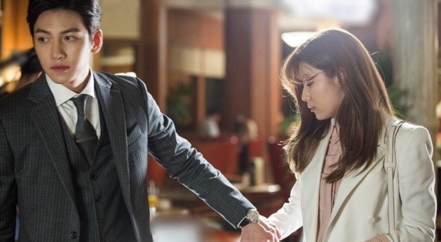 Drakor tentang jaksa merupakan salah satu genre dalam kdrama yang memberikan sensasi berbeda drama korea ini bertema hukum telah menyebar di . Ji Chang Wook Oppa Akan Jadi Jaksa Cerdas Di Suspicious Partner Layar Id