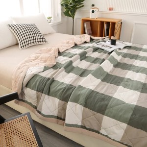 Un copriletto con coperta trapuntata lavata primavera/estate in tinta unita doppi trapuntata 150180200   letto matrimoniale singolo e matrimoniale queen summer 1