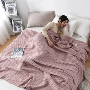 Coperta scozzese in puro cotone Waffle Coperta moderna di lusso Coperta lavorata a maglia Trapunta sottile Tinta unita morbida e accogliente Copridivano Copriletti sul letto 1