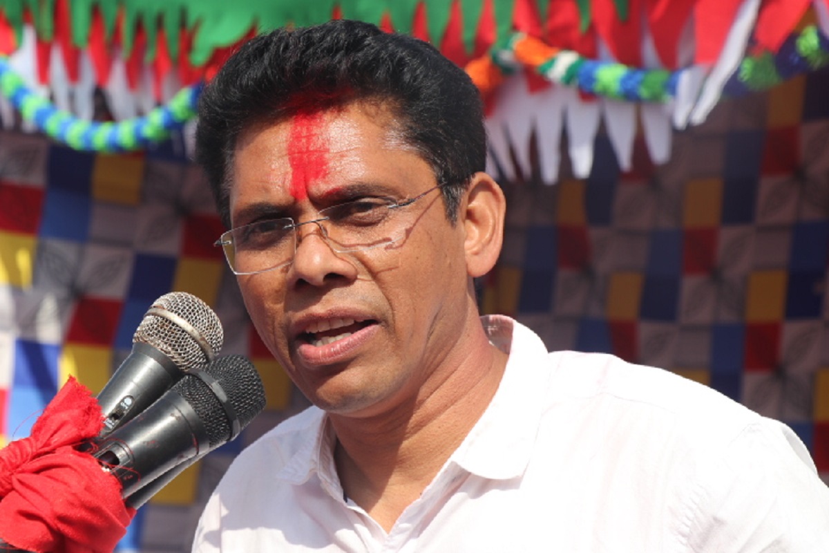 नेपाल कम्युनिष्ट पार्टीसँग एकता गर्ने माओवादीले निर्णय गरेको कुराले नेकपाका नेता चकित