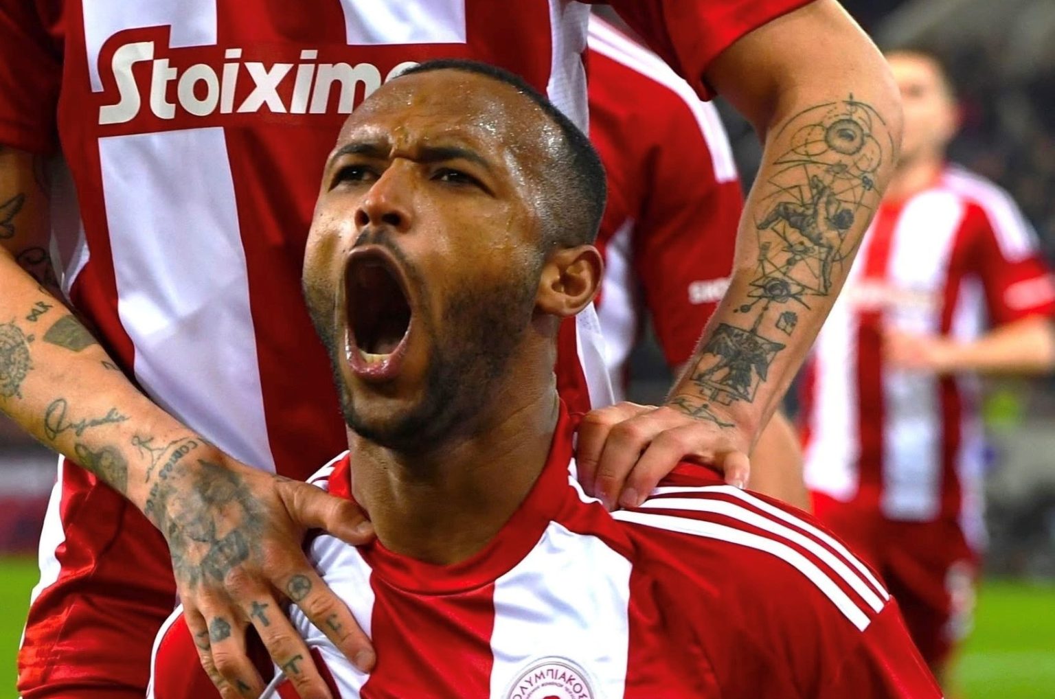 أيوب الكعبي يقود أولمبياكوس للتأهل إلى ربع نهائي الدوري الأوروبي بتسجيل هدفين ضد كارباگ