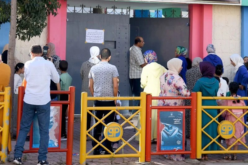 تحسن معدلات التمدرس وتراجع الأمية بالمغرب رغم استمرار الفوارق المجالية