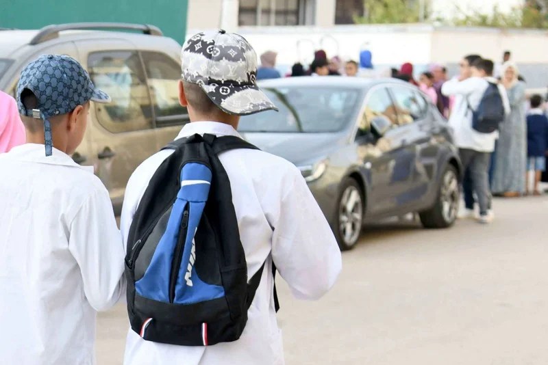 العطلة المدرسية بين الراحة والمراجعة: بحث عن توازن ضروري لنجاح المتعلمين
