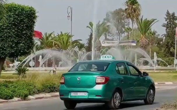 سائقو سيارات الأجرة بالدار البيضاء يصعّدون احتجاجهم ضد غلاء المحروقات و«ريع الكريمات»