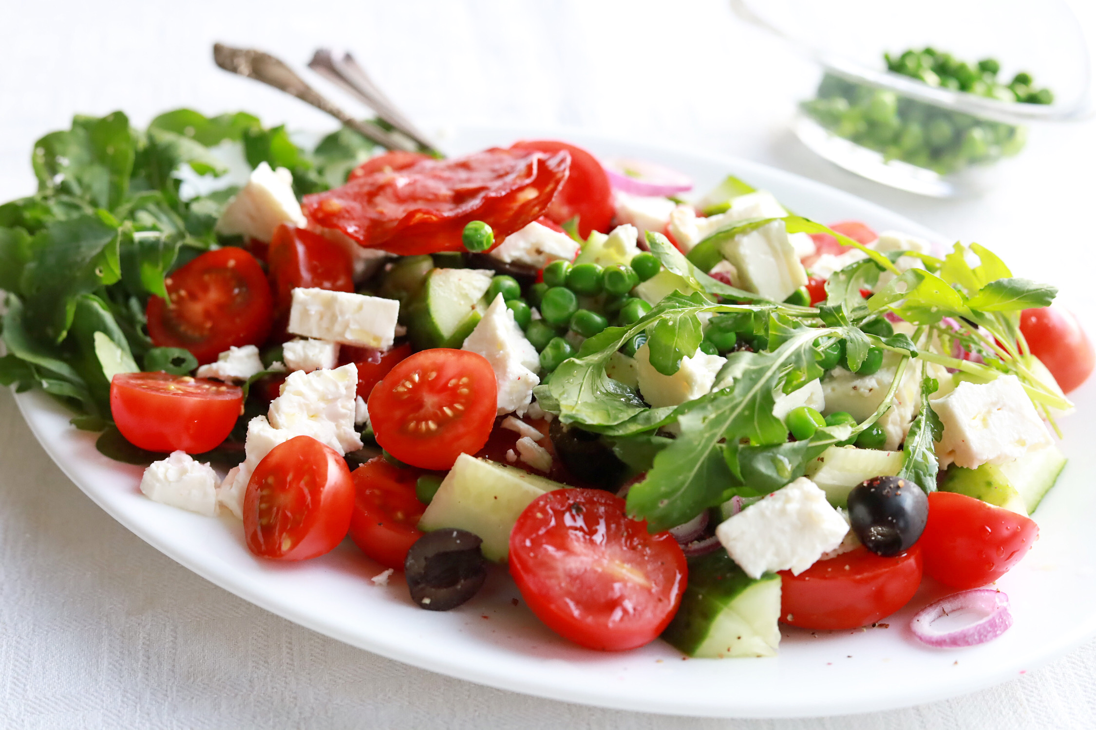 Salotos su feta ir chorizo dešra