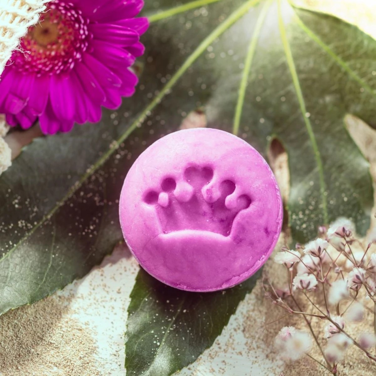 festes-kindershampoo-maedchen.webp
