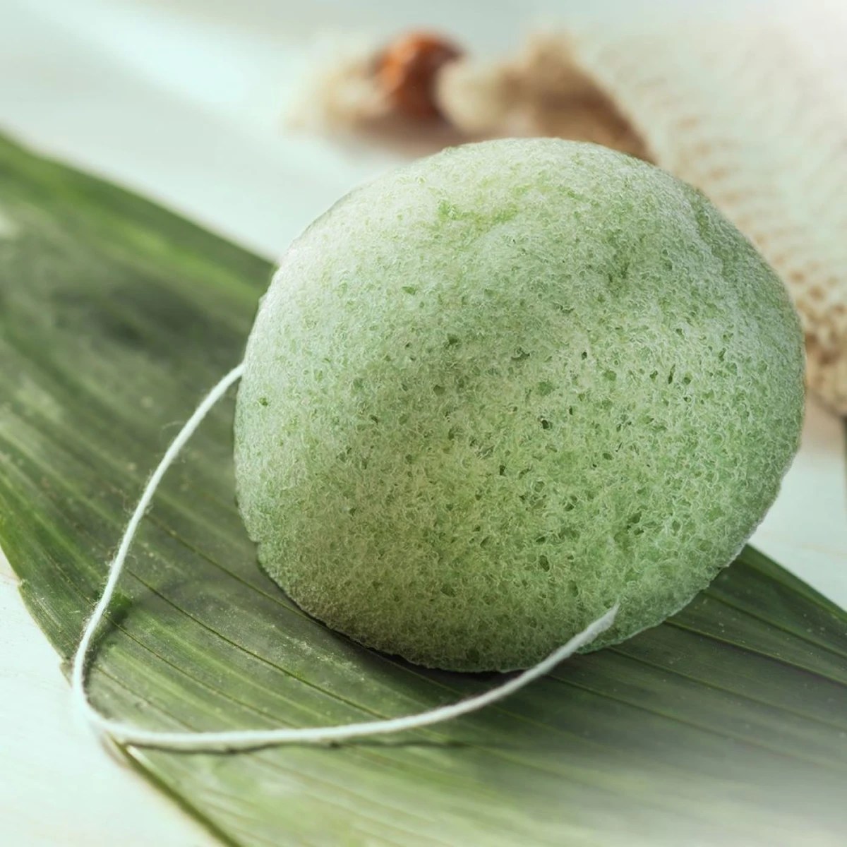 konjac-schwamm-gruener-tee.webp