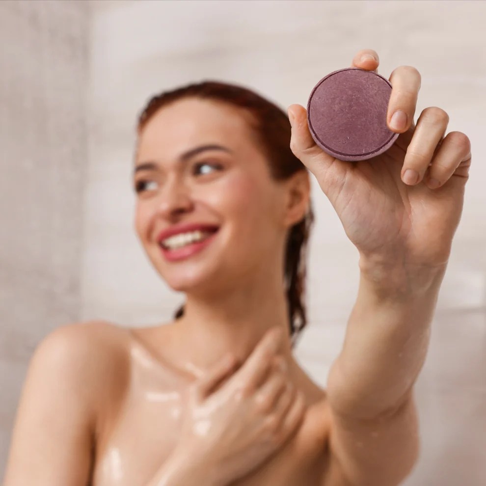 Free_showerbarberrysplash.webp