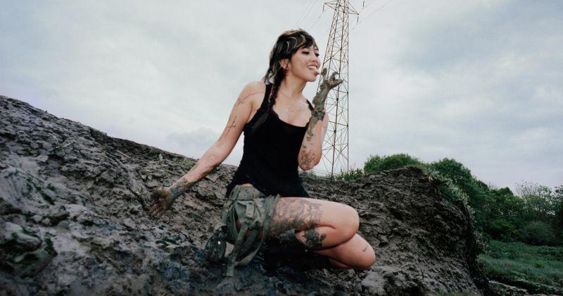 Beabadoobee's New Single 'Switchblade' + Full Tour Dates 2024 | Exclusive Stream! (2026)