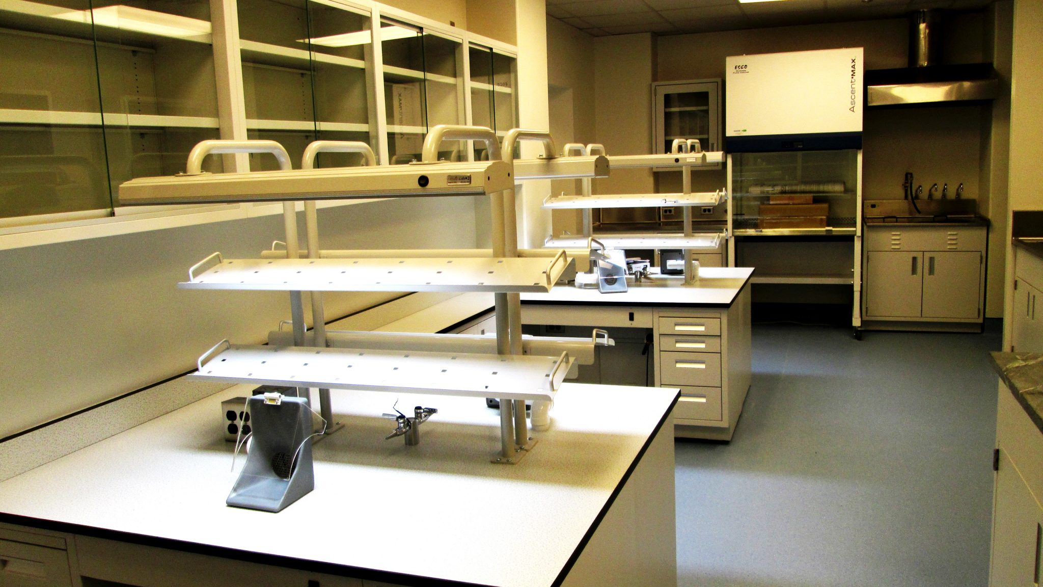 Stainless steel combine cabinet with yg12505+double door double drawers single medical dental cabinet,1790*500*850mm,dental lab cabinets. LOC Scientific | Dental Lab Equipment