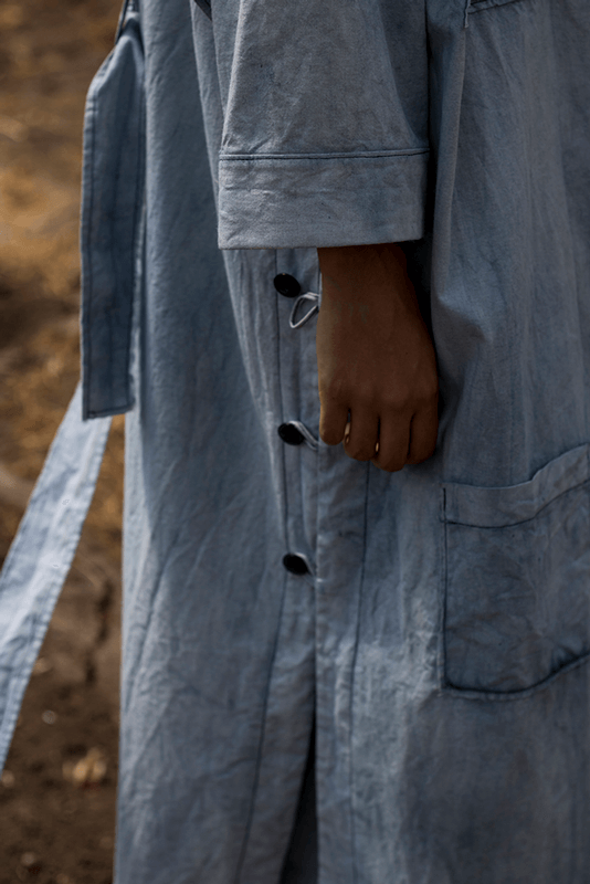 SS18 Lookbook Look 06 trench button side detail