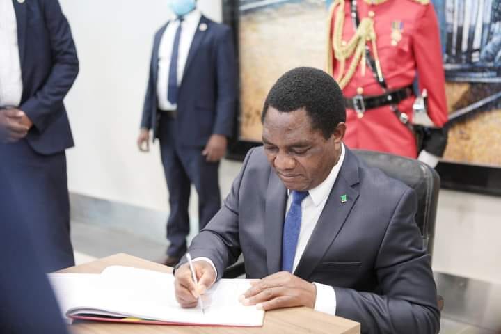 Zambia : HH fires Health PS Dr Magwende - Vimarsana News