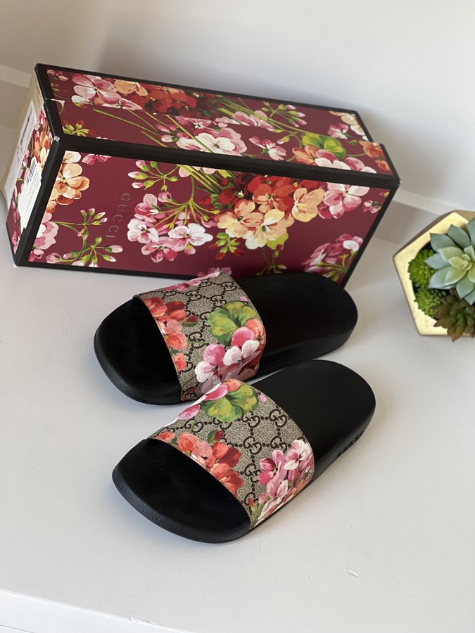 Gucci blooms slides 41