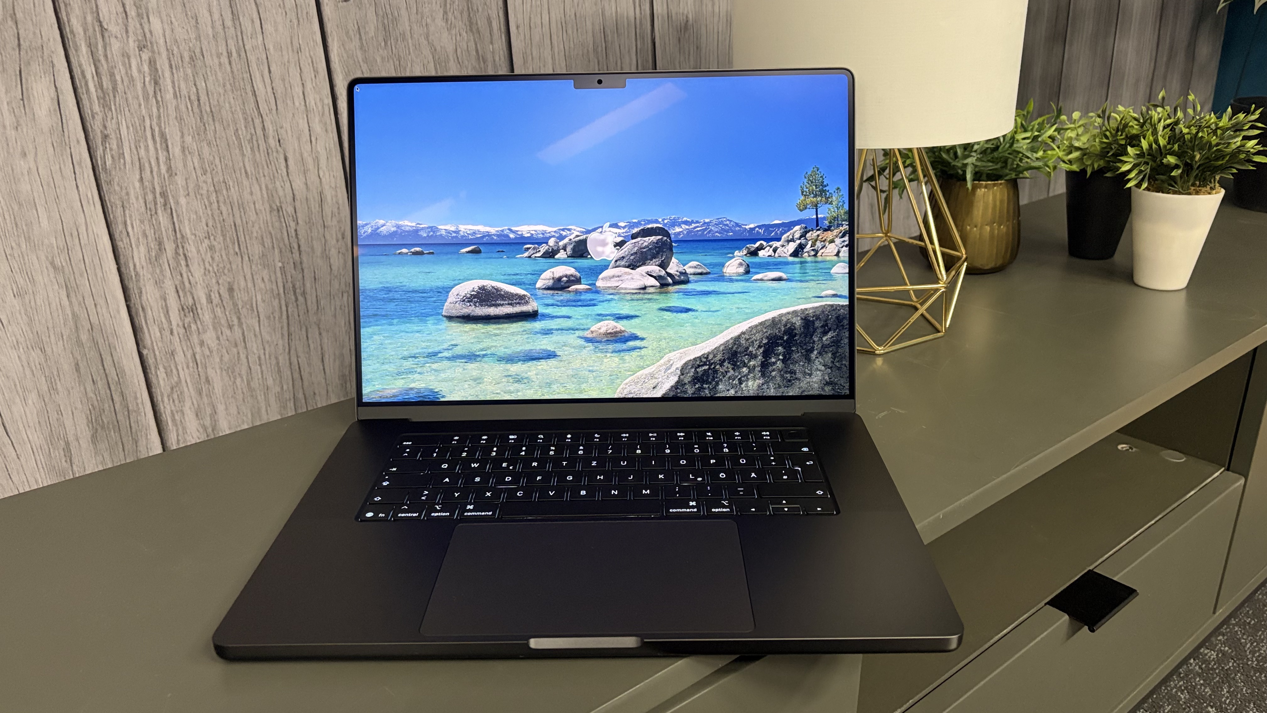 Save a massive 0 on this loaded M5 Pro MacBook Pro