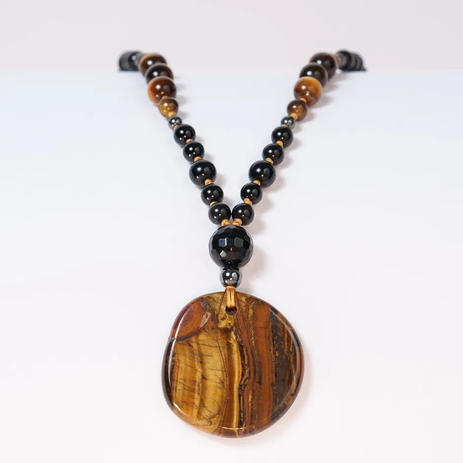 collier mala avec pendentif en œil de tigre