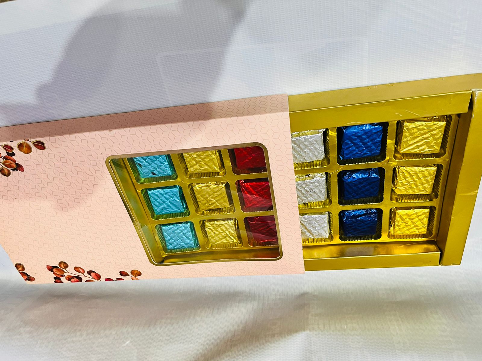 18 Cavity box with Big Chocolates - Image 2