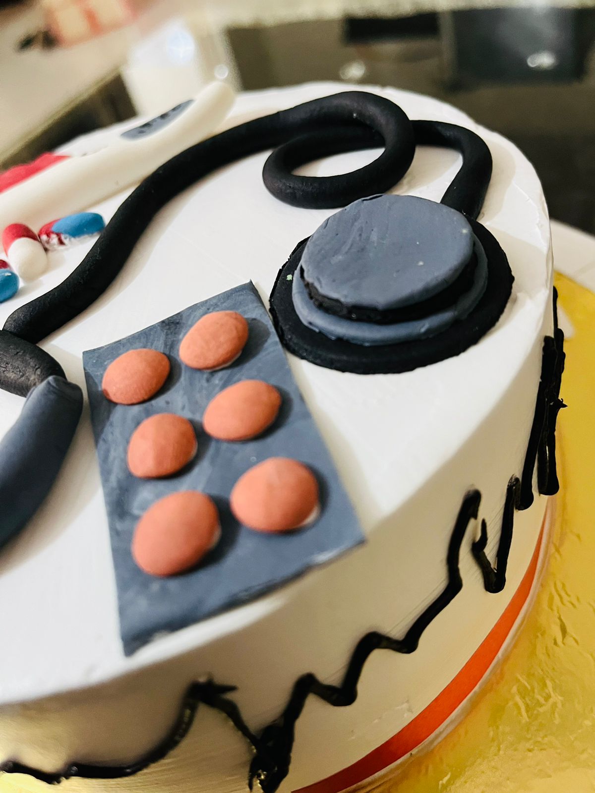 Doctor Theme cake - Image 5