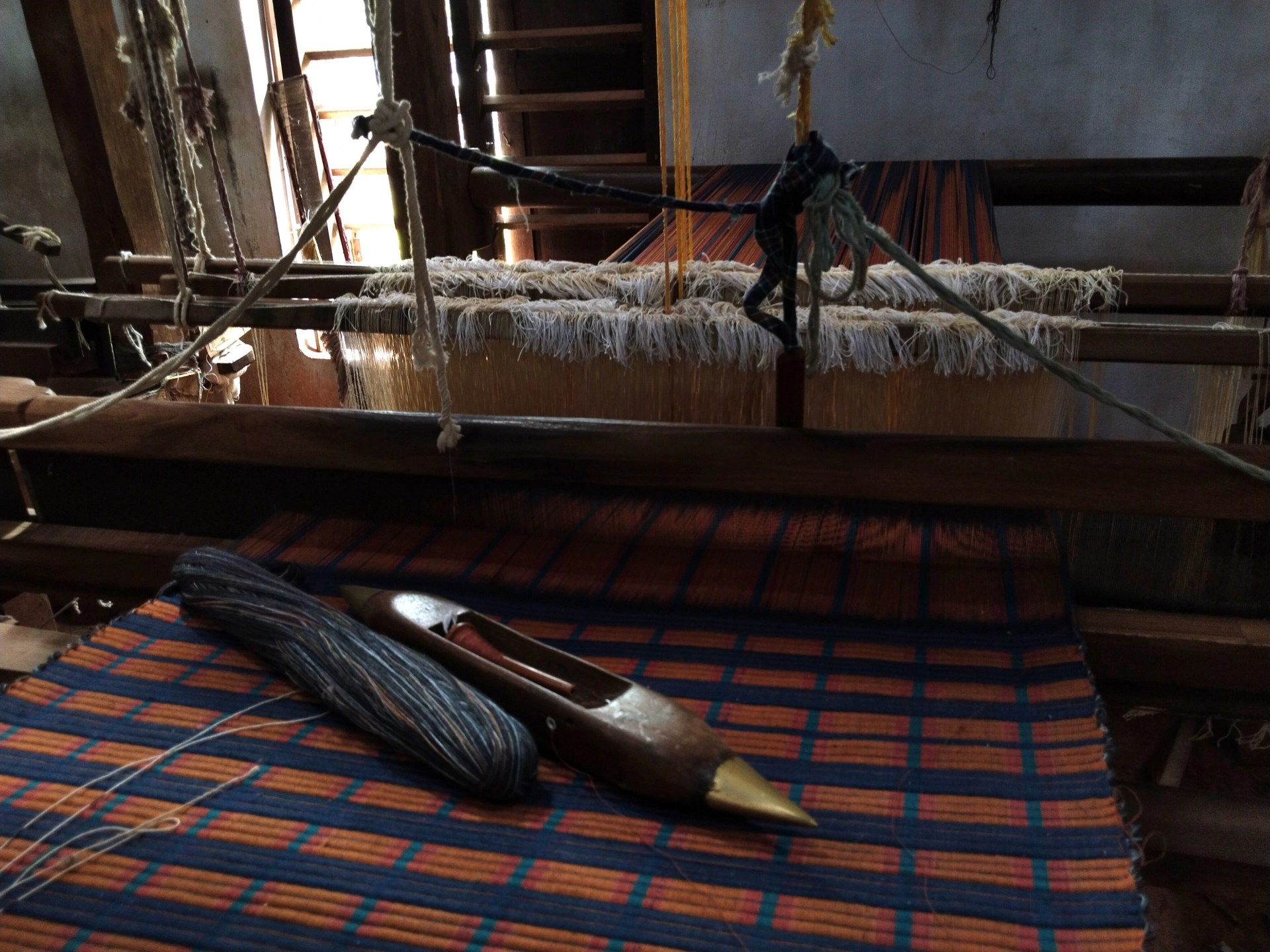 Developing a Framework for Traditional handlooms to Adapt to Mainstream Market.