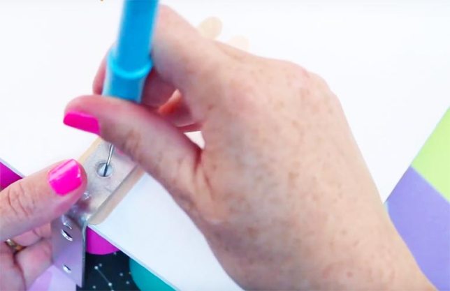 Como-hacer-manualidades-con-material-reciclado hacer librero casero