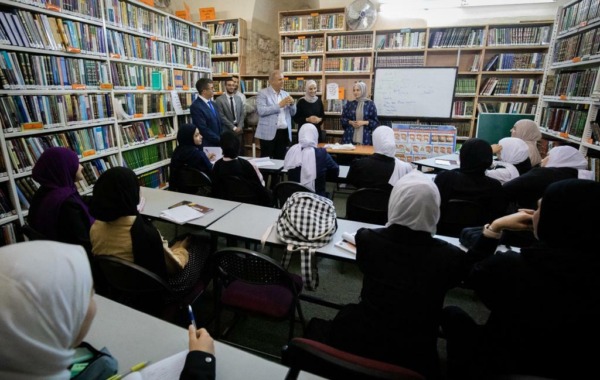 أجهزة إلكترونية ومعدات تقنية هبة من وكالة بيت مال القدس الشريف لفائدة مكتبة المسجد الأقصى المبارك